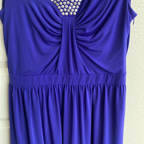 Dress - Picture 4 of 6